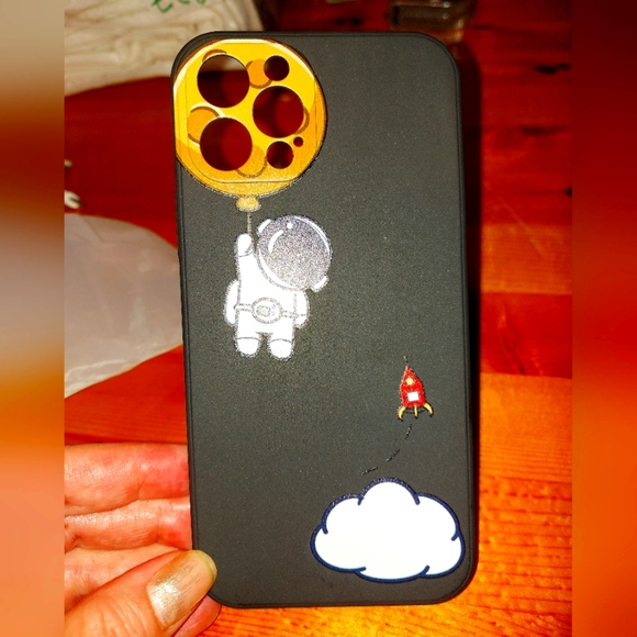 iPhone 12 Pro/12 case, Slim Thin Stylish Cover. New. Black. - Picture 1 of 3